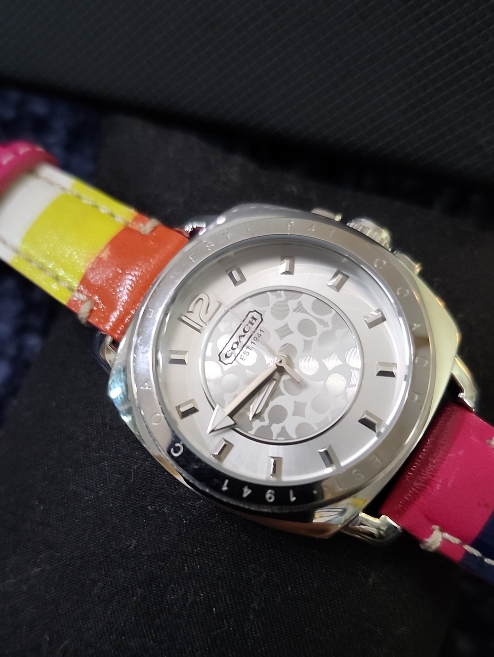 COACH Legacy Rainbow Leather Strap Watch -est.  26mm/15mm Strap W/box - Picture 2 of 10